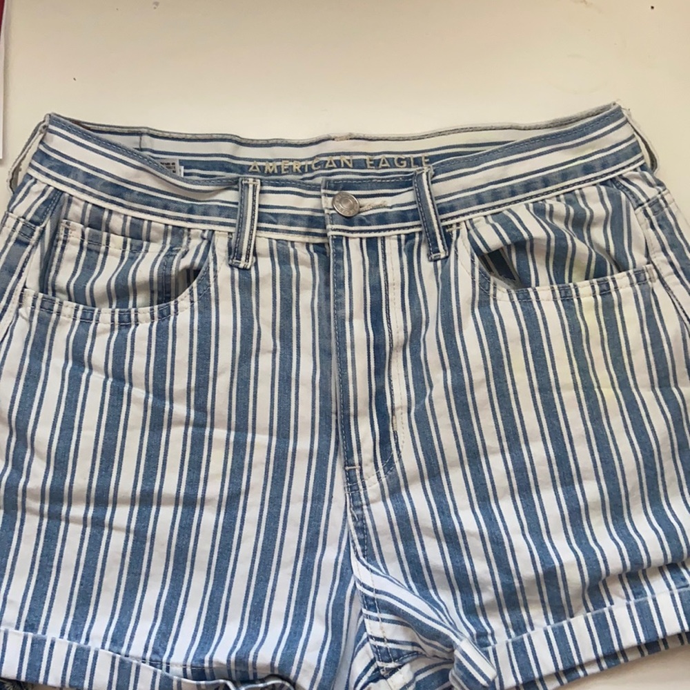 American Eagle mom shorts